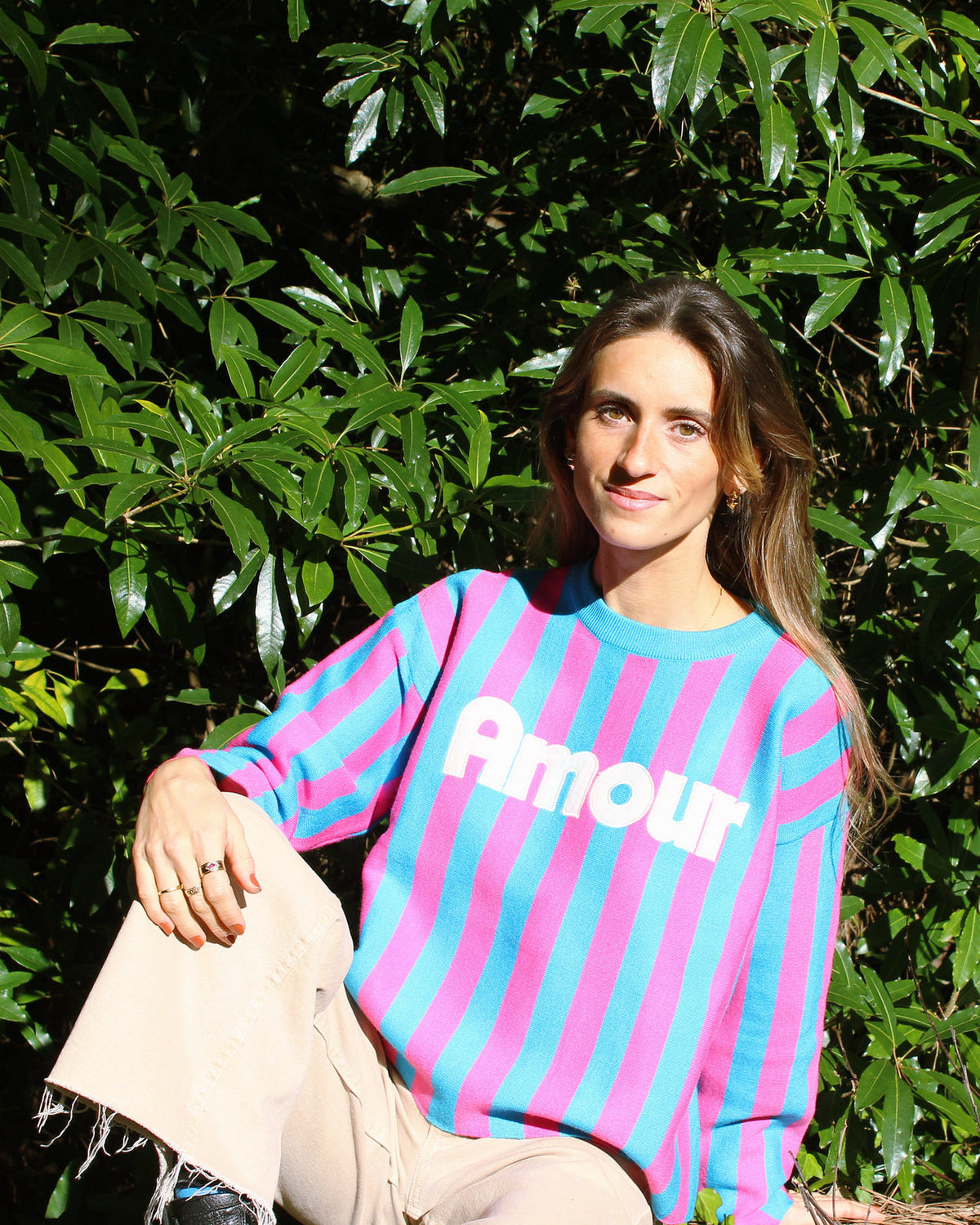 Camisola Amour oversized, pormenor da palavra Amour à frente
