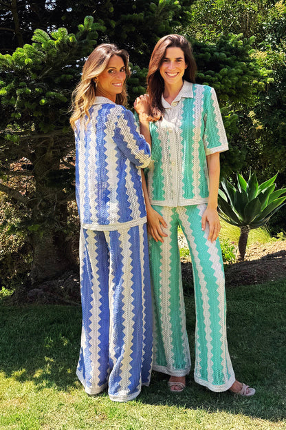 Conjunto Menorca de calças largas e camisa em crochet, corpo inteiro