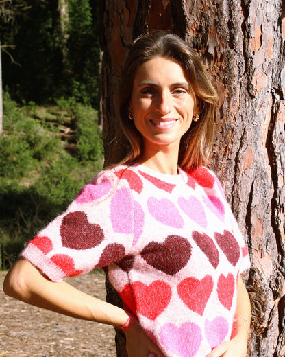 Camisola Corações em malha rosa com corações, gola redonda, pormenor da gola