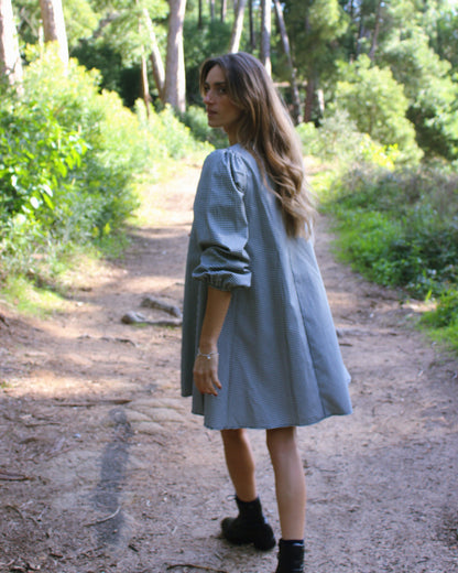 Vestido Iris em padrão vichy azul, vista de costas