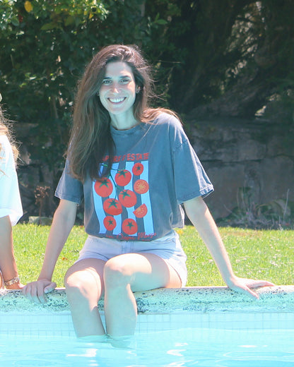 T-shirt Napoli preta oversized com manga curta e estampado de tomates, vista de frente